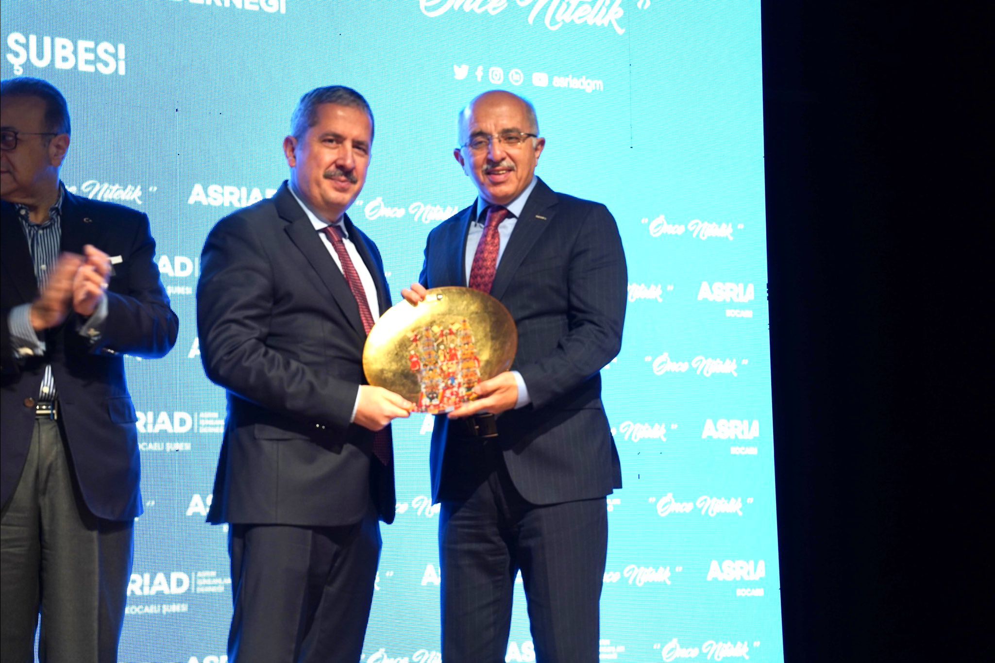 ASRİAD Kocaeli Şubesi 1. Genel Kurulu, Ticaret Bakan Yardımcısı Mahmut Gürcan'ın katılımıyla gerçekleştirildi